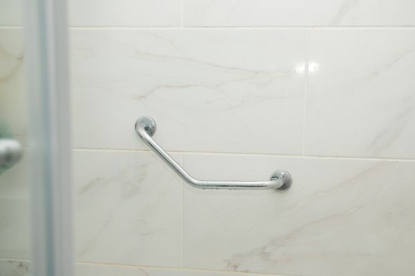 Cost of Toilet Grab Bar Installation in Oakland