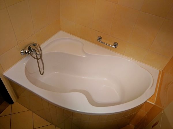 Cost of Tub Handrail Installation in Oakland