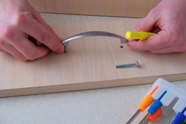 Cost of Drawer Handle Installation in Oakland