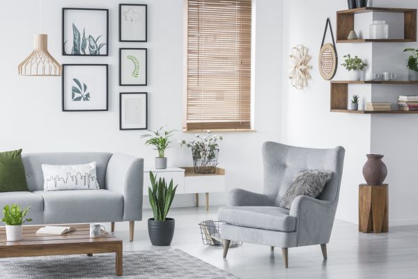 Cost of Wall Decor Hanging in Oakland